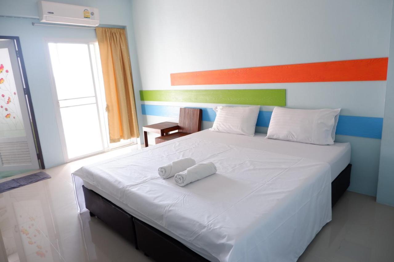 V At Bangsaen Otel Dış mekan fotoğraf