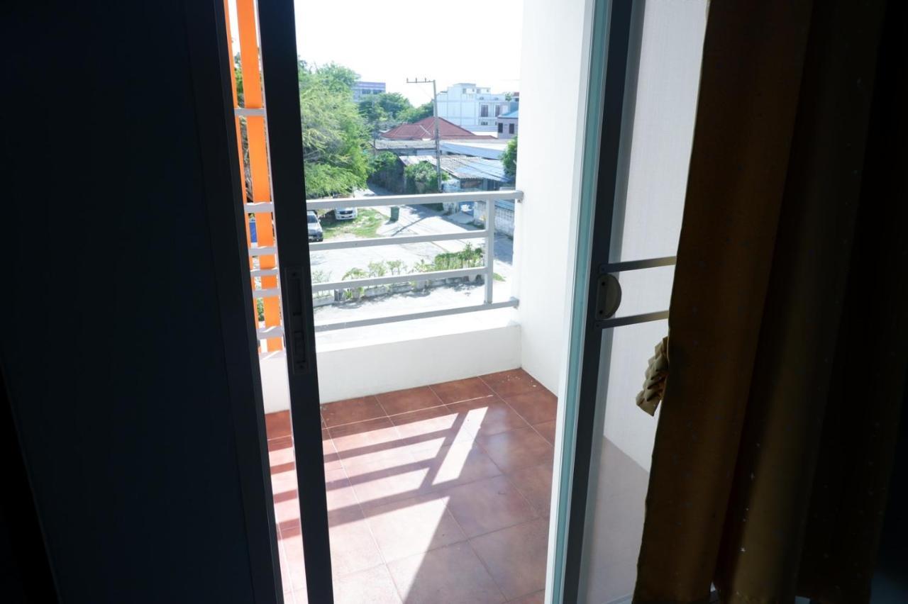 V At Bangsaen Otel Dış mekan fotoğraf