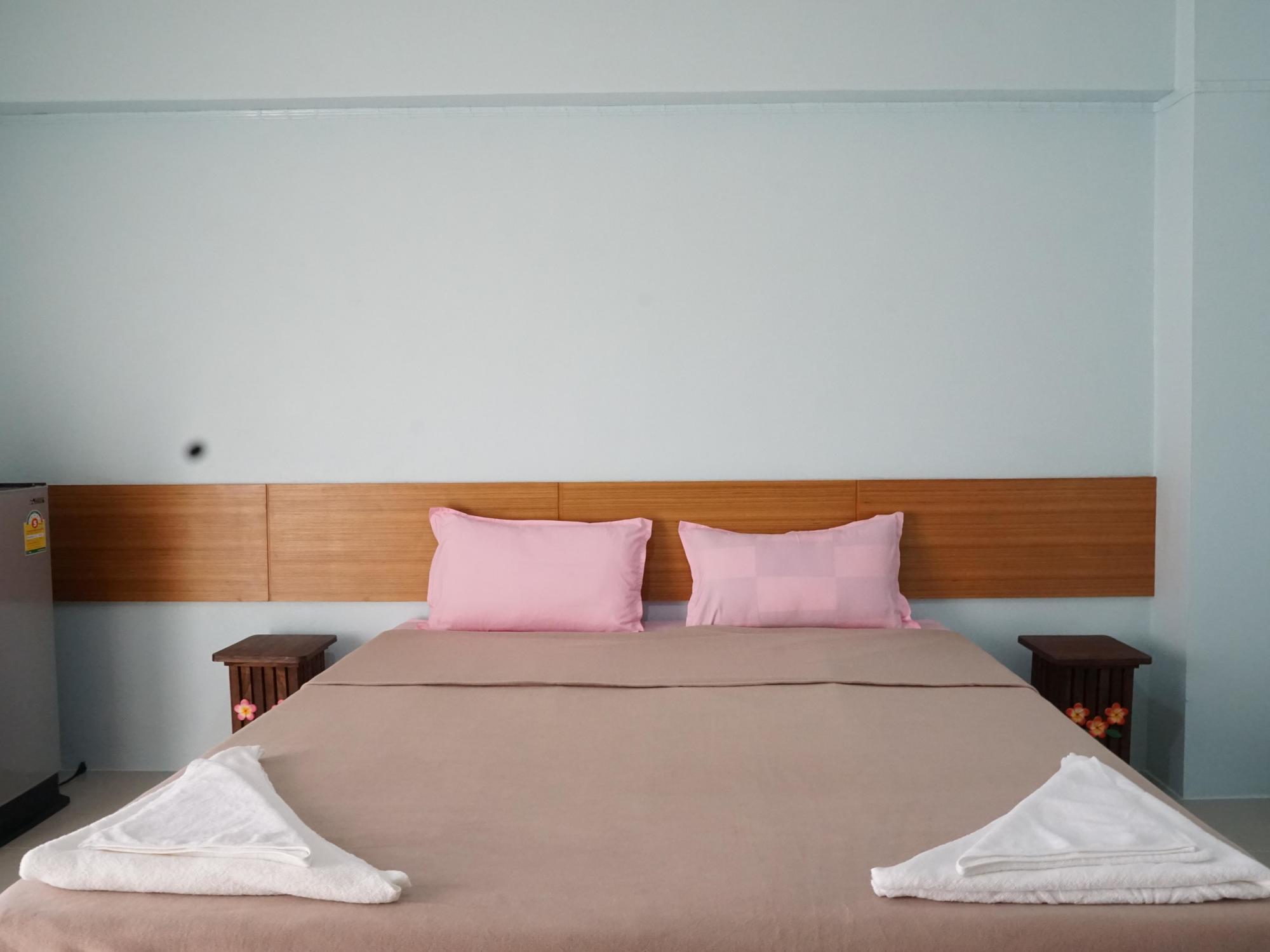 V At Bangsaen Otel Dış mekan fotoğraf