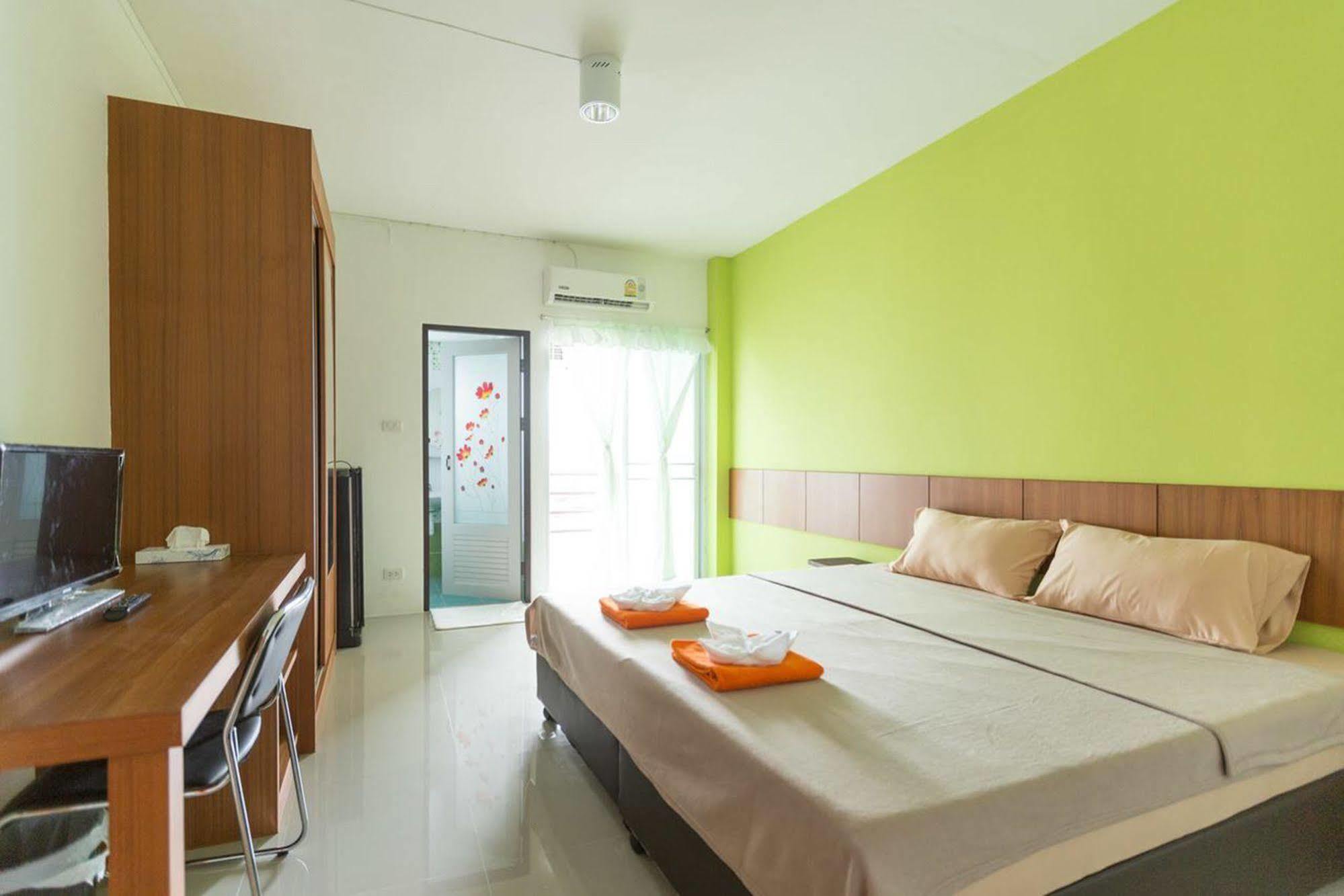 V At Bangsaen Otel Dış mekan fotoğraf