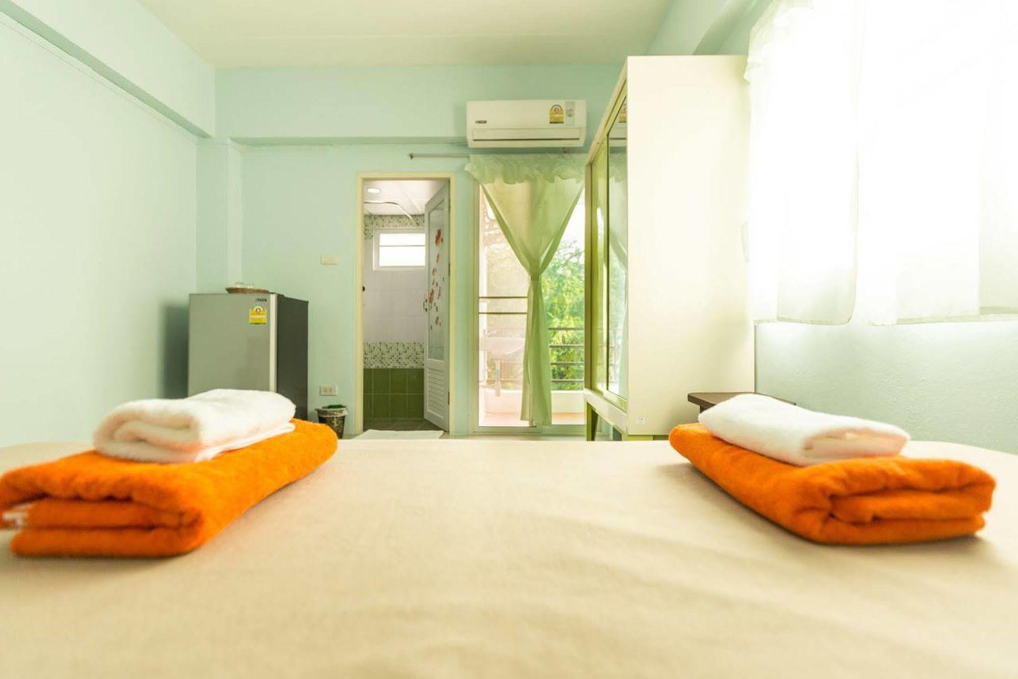 V At Bangsaen Otel Dış mekan fotoğraf